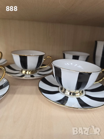 чаши за кафе и вода