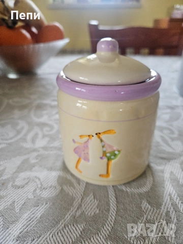 Уникално керамично бурканче