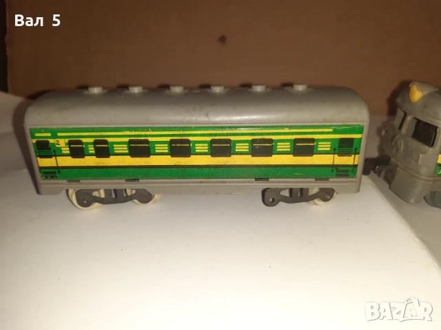 Стара механична играчка - влак , локомотив с вагон . Работи, снимка 3 - Антикварни и старинни предмети - 53665527