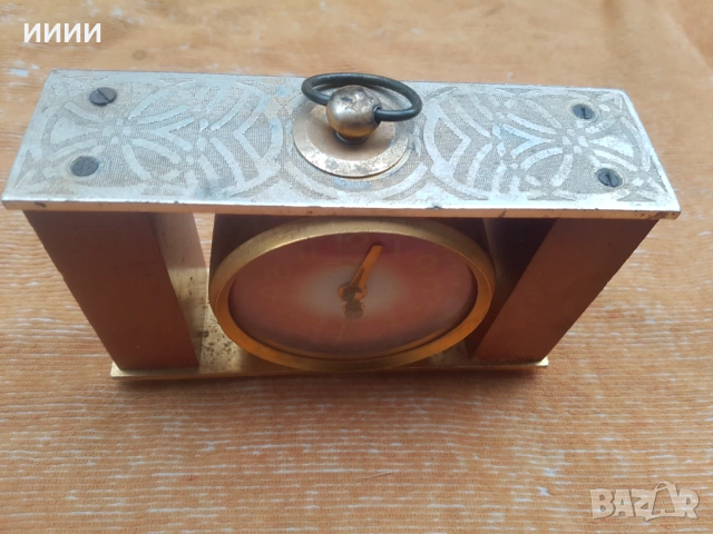 Каминен часовник Маяк 