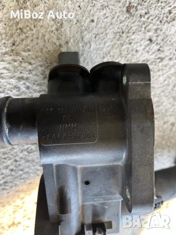 Корпус на термостата Фолксваген Голф 6 VW Golf, снимка 2 - Части - 50803182