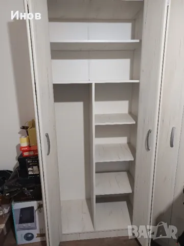 Чисто нов гардероб три крила , снимка 2 - Гардероби - 49585782
