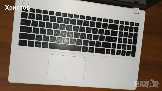 Чудесен Лаптоп ASUS в Отлично състояние отлично работещ 15,6 инча, снимка 9 - Лаптопи за работа - 53602056