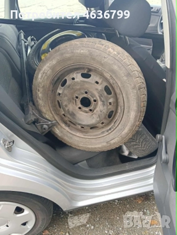 Продавам VW Polo 1.4 бензин/газ 2004г. плюс  8 зимни и летни гуми и 4 джанти. Цена 3500лв., снимка 4 - Автомобили и джипове - 52772872