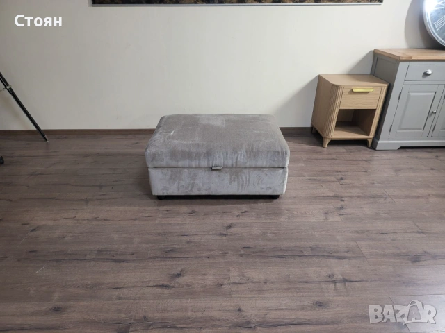 Бежова табуретка от плат с функция ракла