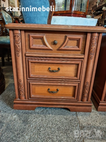 Чифт масивни нощни шкафчета , снимка 3 - Шкафове - 53672652