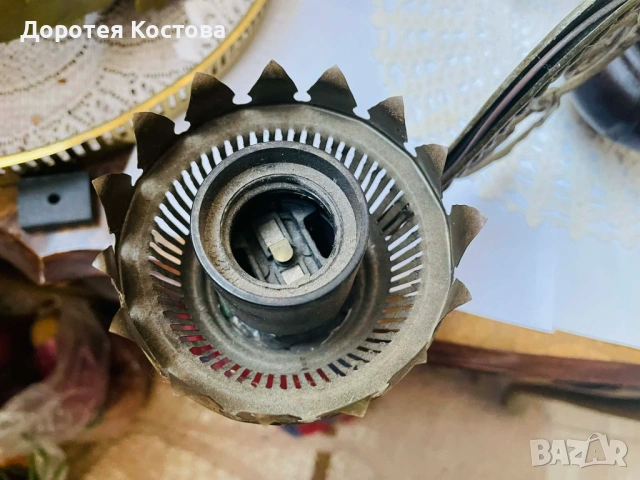 Красив месингов полилей от Англия с дърво за 4 крушки, снимка 7 - Антикварни и старинни предмети - 53821284