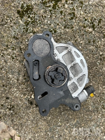 вакуум помпа VW Audi Skoda Seat 03L145100F TDI, снимка 2 - Части - 53143983