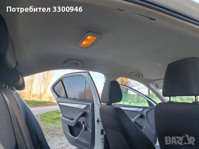 Шкода Октавия , снимка 14 - Автомобили и джипове - 51854040