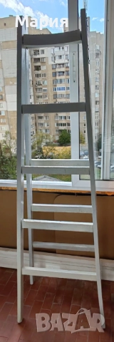 УПОТРЕБЯВАНА дървена стълба, тип „бояджийска“, дължина на рамо 1,98 м, от бял бор цена 60лв.