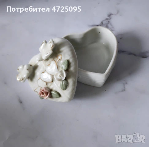 Кутия за бижута, снимка 2 - Други ценни предмети - 53304186