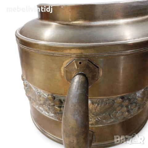 Красива антикварна медна саксия с окачване на верига и декоративен релефен орнамент, снимка 7 - Антикварни и старинни предмети - 53640710