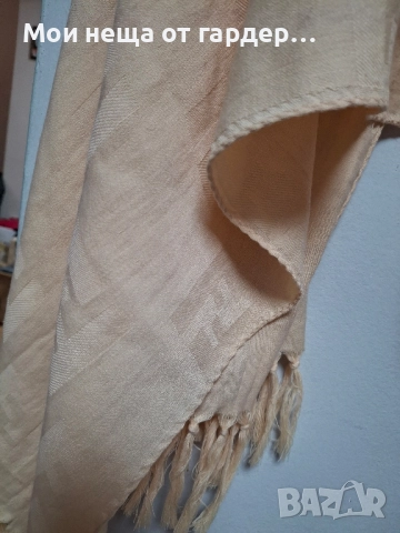 Шал широк Fendi , снимка 2 - Шалове - 51984628