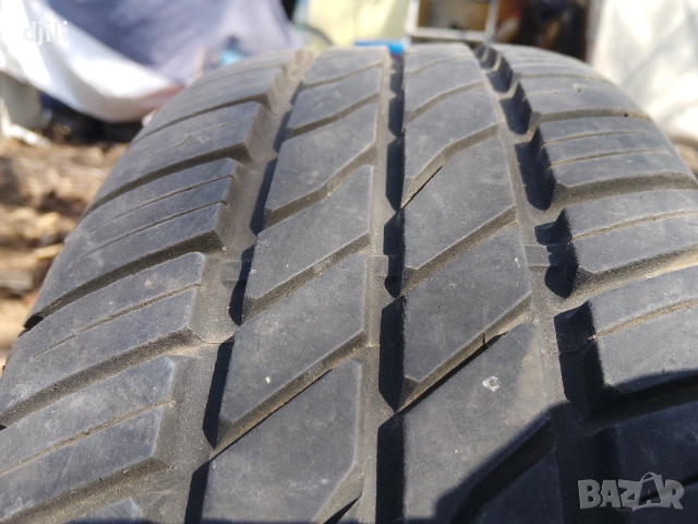 Един брой гума Continental Sport Contact с размер 195/60/15