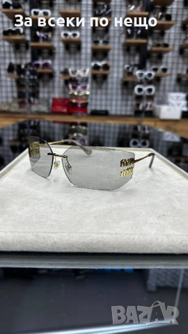 Miu Miu Слънчеви Очила С UV Защита С Подарък🎁Калъф - Различни Цветове Код E1423, снимка 5 - Слънчеви и диоптрични очила - 54028166