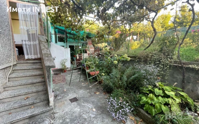 Триетажна къща подходяща за инвестиция – №7696, снимка 11 - Къщи - 52142835