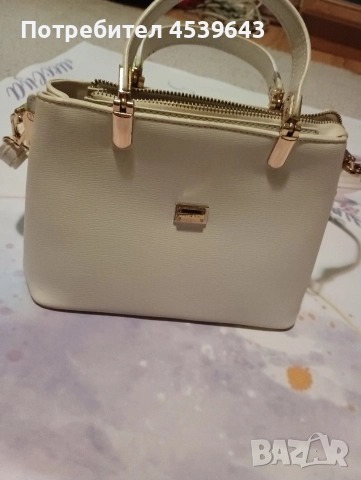 Елегантна дамска бяла чанта с дръжка