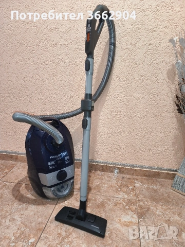 Прахусмокачката Rowena 2200 вата синя с нов мотор без забележки