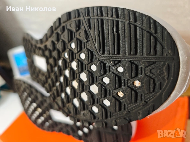 Оригинални маратонки Adidas UltimaShow  #42, перфектни, като нови!, снимка 4 - Маратонки - 53851150