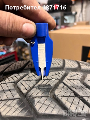 Зимни гуми 235/55/18, снимка 6 - Гуми и джанти - 53977445