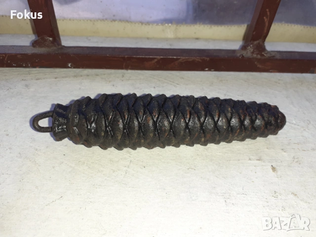 Топуз тежест шишарка за немски часовник Шварцвалд