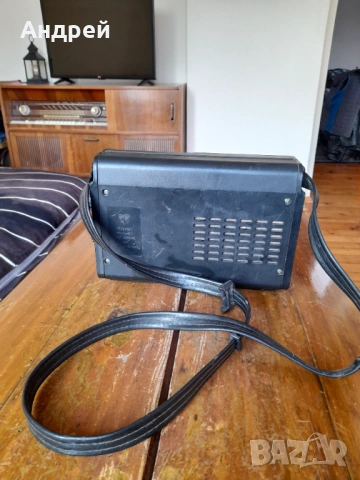 Старо радио,радиоприемник Гиала 407, снимка 3 - Антикварни и старинни предмети - 53988026