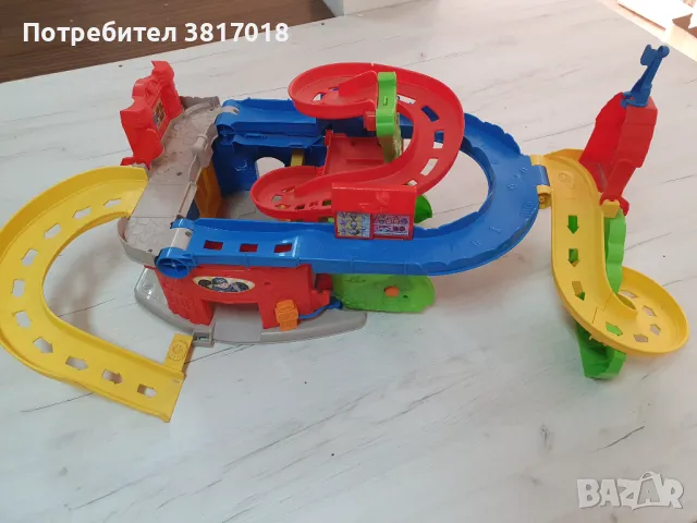 Детска писта Fisher price , снимка 2 - Коли, камиони, мотори, писти - 48892165