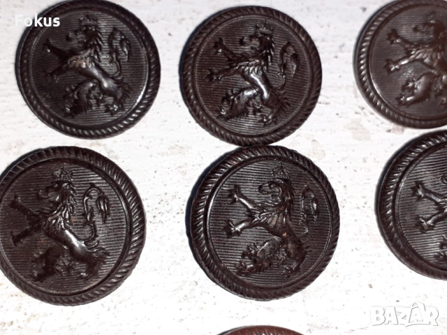 Лот царски военни бакелитени копчета, снимка 2 - Антикварни и старинни предмети - 53423192