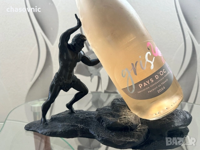 Стойка за вино уиски арт 3д статуетка фигура декорация офис подарък