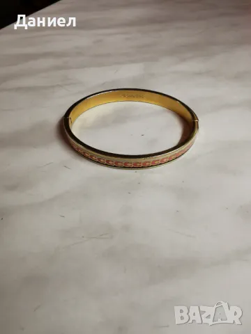 Coach Signature C Pink/Gold Multicolor Enamel Bangle Bracelet (C4919), снимка 1 - Други - 46922389