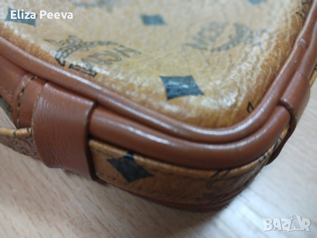 Малка чантичка от естествена кожа за през рамо