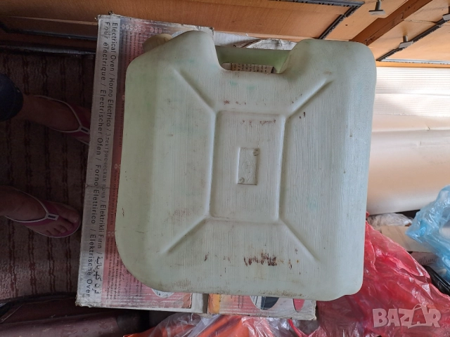 Бяла пластмасова туба, снимка 2 - Други стоки за дома - 52693828