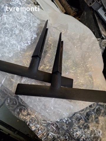 оригинална стойка BN63-19338X КРАЧЕТА за телевизор Samsung Модел UE50AU8072U