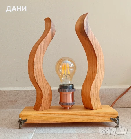 Лампа , снимка 2 - Настолни лампи - 50924984