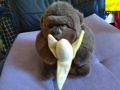 Плюшена горила маймуна с банан Н-16см и 15х12см нова немска, снимка 1