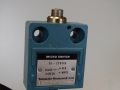 краен изключвател Yamatake Honeywell 14CE1-3J limit switch 3A 250VAC, снимка 3