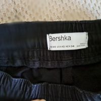 Панталон Bershka XS размер, снимка 2 - Панталони - 45812792