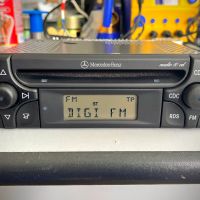 Авто CD-радио Mercedes-Benz Audio 10 CD MF2910, снимка 1 - Ресийвъри, усилватели, смесителни пултове - 45931964