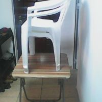 Дървена     сгъваема      маса    и     два  стола 50  см  .    /  80  см  .   /  предлагам  , снимка 2 - Маси - 45715928