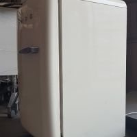 Хладилник SMEG , снимка 2 - Хладилници - 45399826