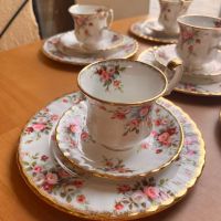 Предлагаме Ви едно изключително съкровище - комлект за чай за 12 души. Royal Albert Cottage Garden –, снимка 5 - Сервизи - 45430430