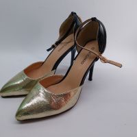 Дамски обувки с висок ток в златно и лачено черно, 39 номер, отлично състояние, снимка 8 - Дамски ежедневни обувки - 45447662