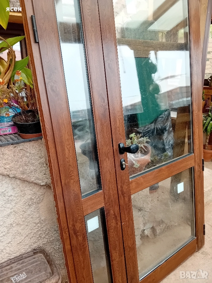 Продавам алуминиева врата цвят орех термо , снимка 1