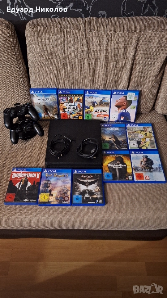 Playstation 4 slim + 11 игри и 2 джойстика с поставка за зареждане, снимка 1