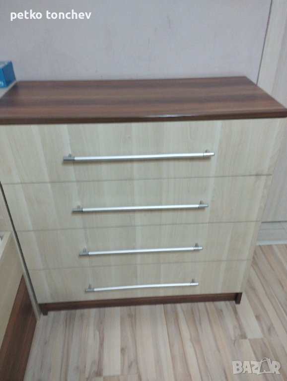 Продавам двойно легло тип сандвич с матраци вградена ракла и шкаф , снимка 1