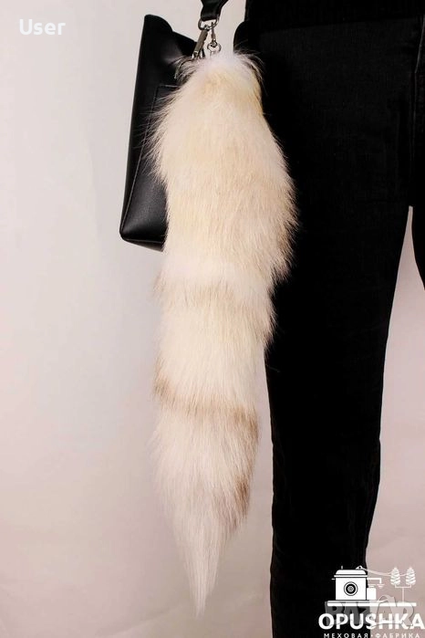 Аксесоар естествен косъм опашка от полярна лисица естествена кожа, снимка 1