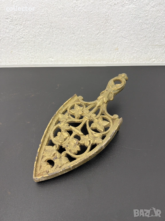 Ажурна поставка за ютия от чугун. №7821, снимка 1