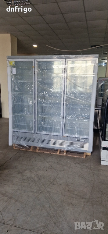 Хладилна витрина, снимка 1