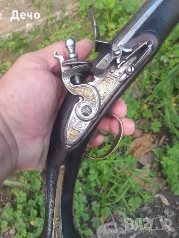 Уникален Османски, Балкански Кремъчен пищов Работещ механизъм
Красиви орнаменти Позлатен механизъм, снимка 3 - Антикварни и старинни предмети - 50480609