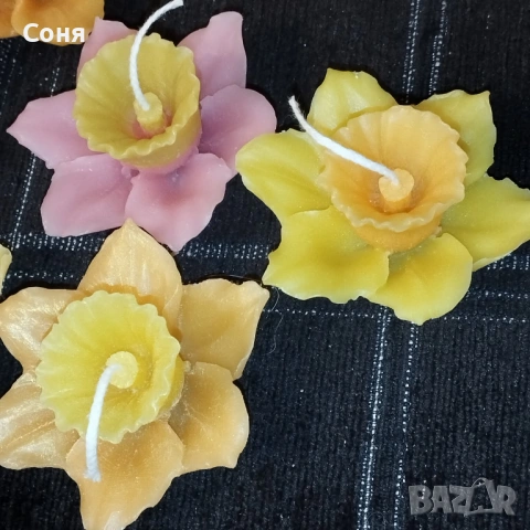 Ароматни восъчни свещи - цветя и рози  различни цветове, снимка 10 - Подаръци за сватба - 53168297